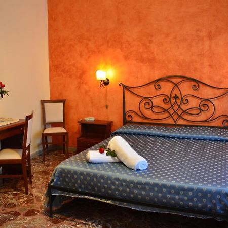 Costa Azzurra Hotel Giardini Naxos Eksteriør billede