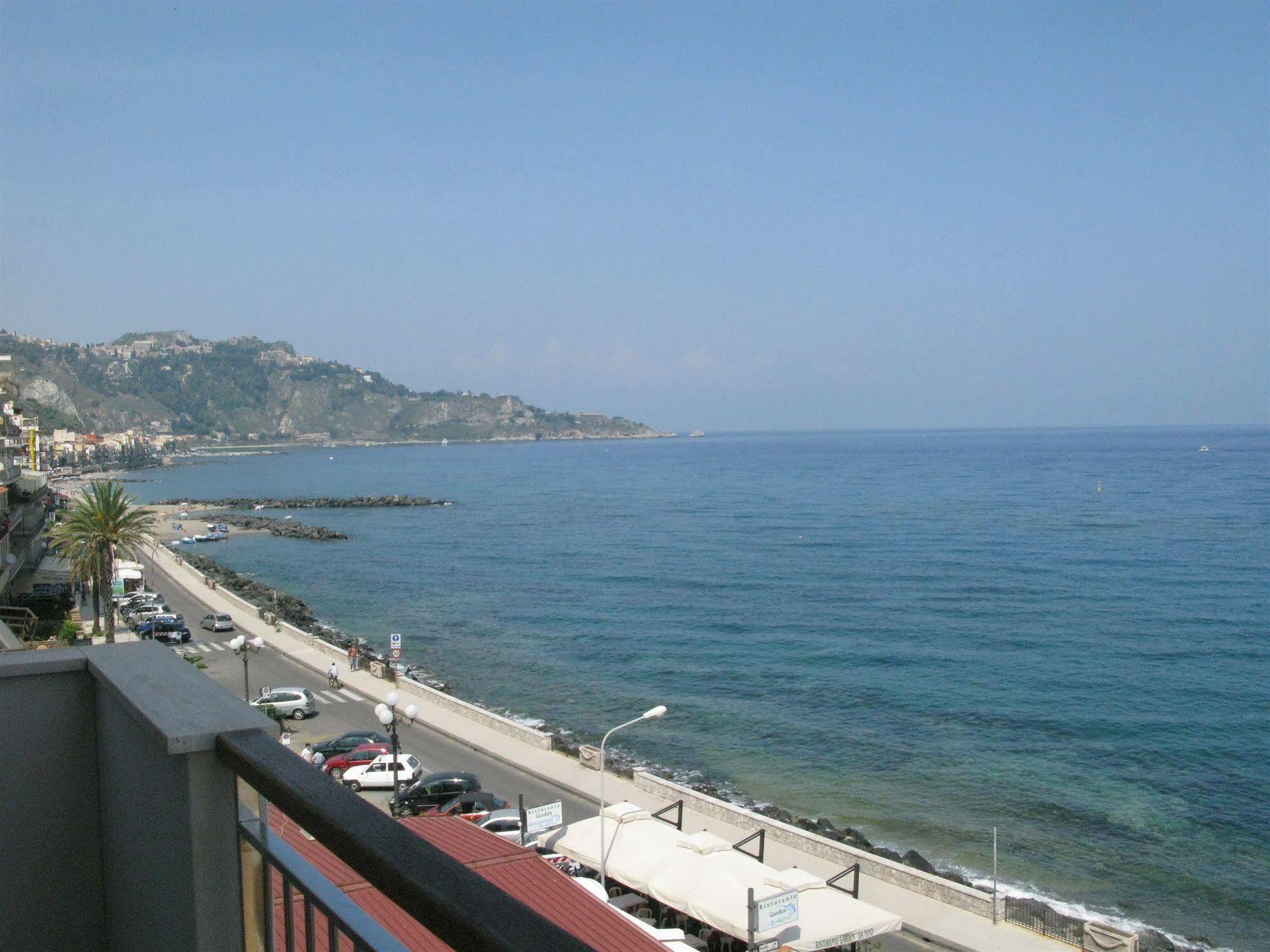 Costa Azzurra Hotel Giardini Naxos Eksteriør billede